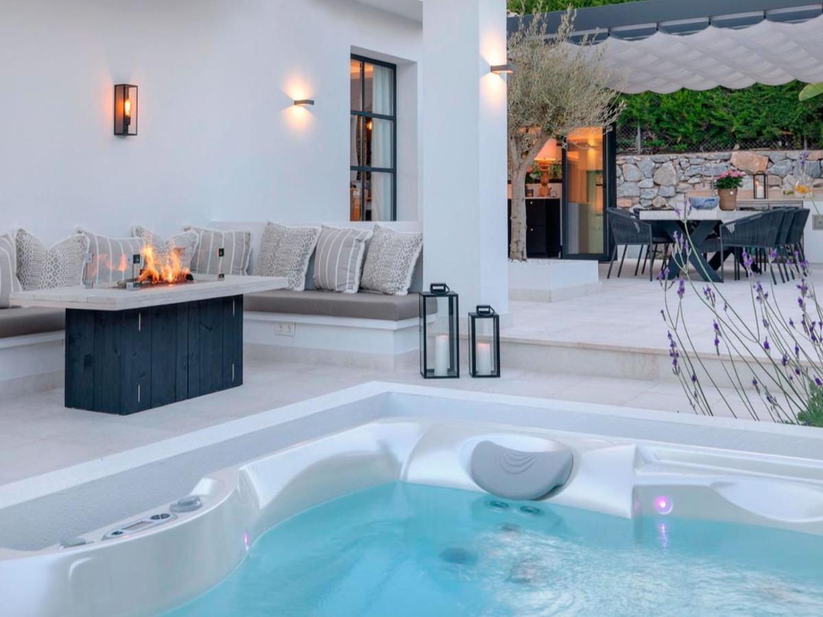 Vacation I Lina, Golf Valley, Private Heated Pool, Jacuzzi, Close To The Marina Marbellac